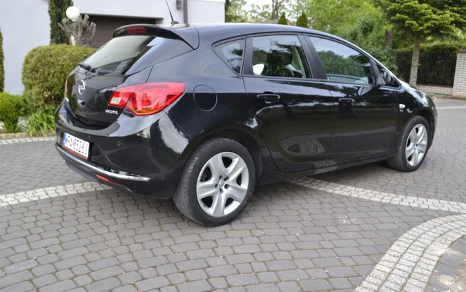 Opel Astra cena 32900 przebieg: 135000, rok produkcji 2014 z Radom małe 704